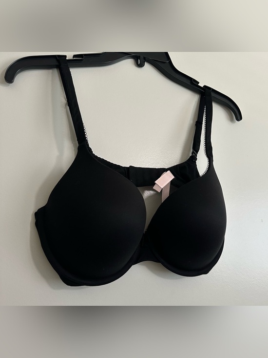 Victoria's Secret Other - Victoria’s Secret Black T-Shirt Bra with Light Padding - Women's Intimates